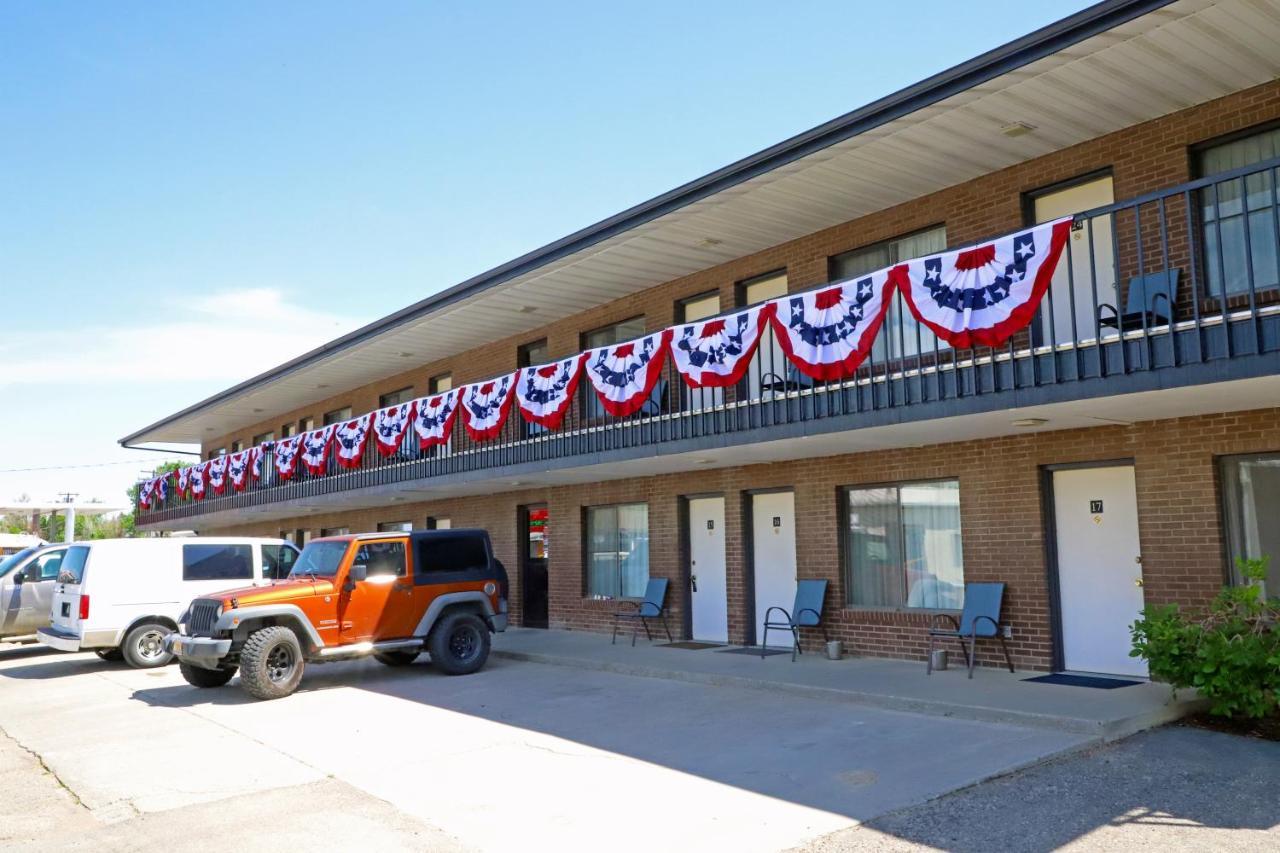 Big Sky Motel Roundup Exterior foto